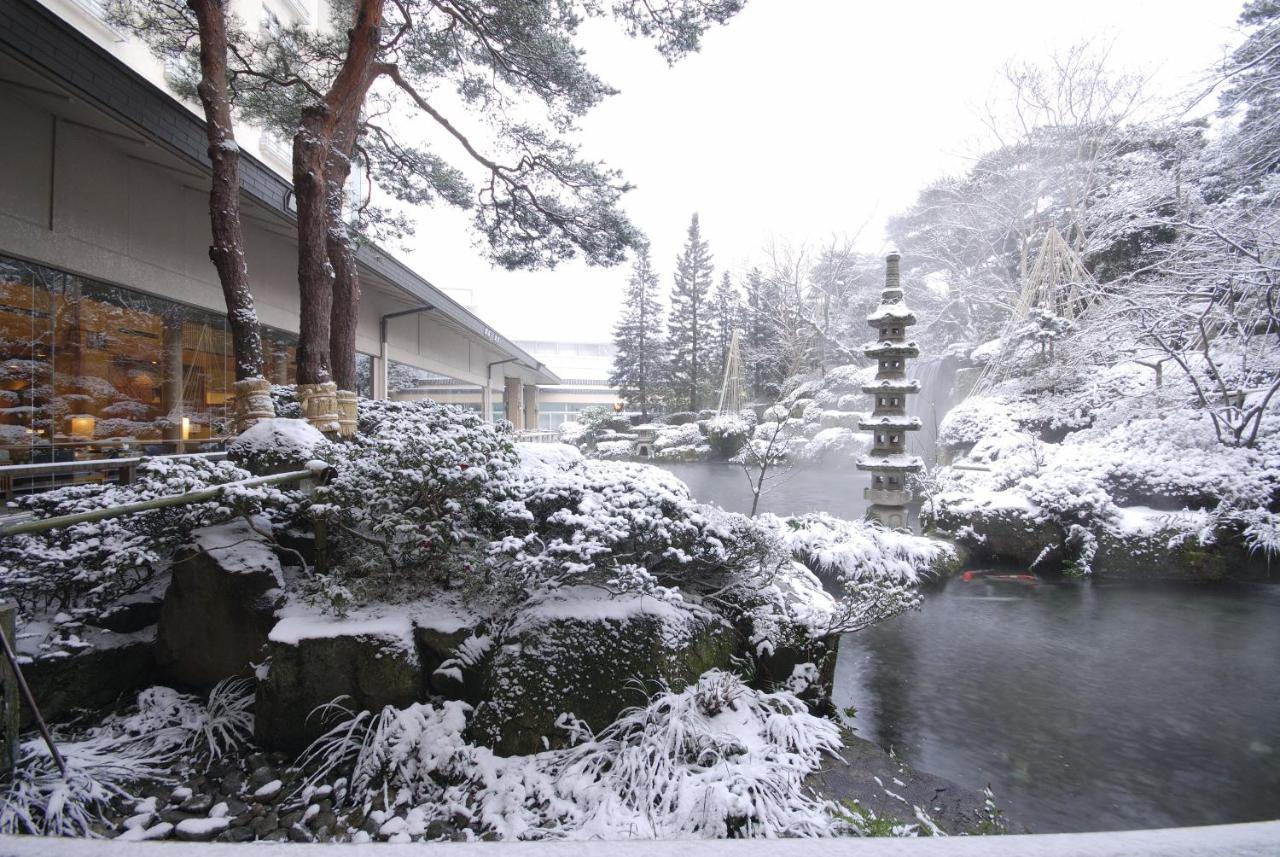 Suimeikan Gero Kültér fotó A view of the hot springs in the winter